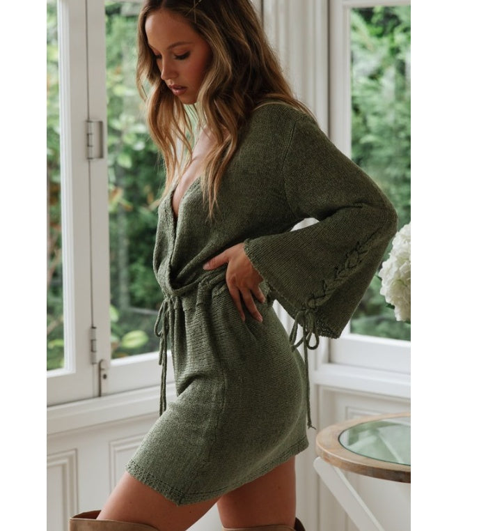Loose V-neck knitted lace-up long sleeve dress